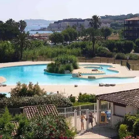 Apartment / / Marines De / Saint-tropez *