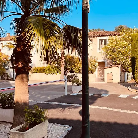 / / Marines De / Saint-tropez Apartment